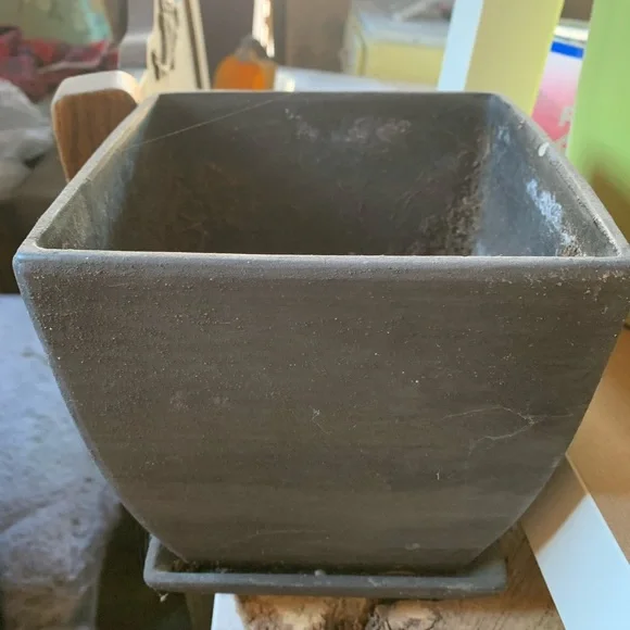 Charcoal grey concrete made plant holder - Picture 1 of 1